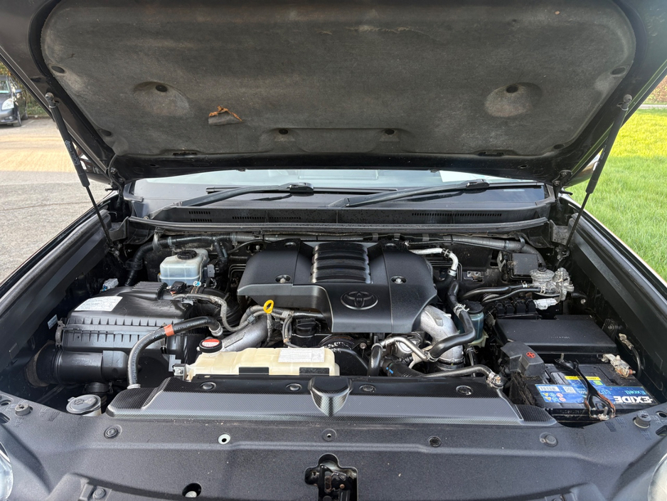 2015 Toyota Landcruiser - image 16