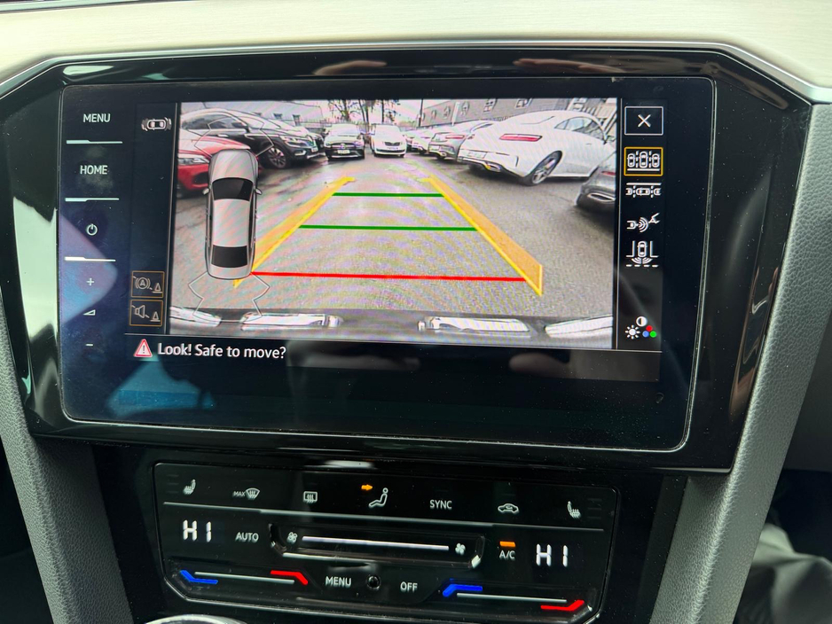 2021 Volkswagen Passat - image 30