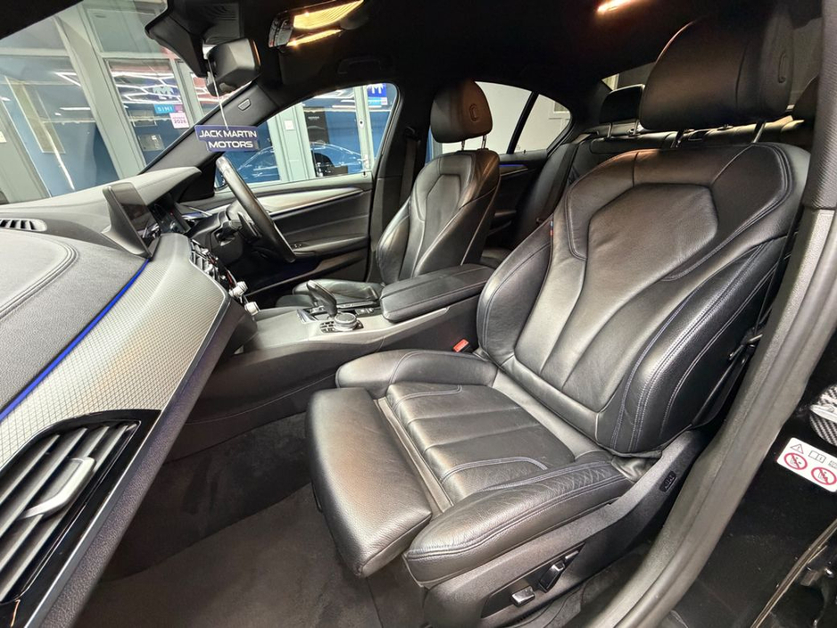 2019 BMW 5 Series - image 28