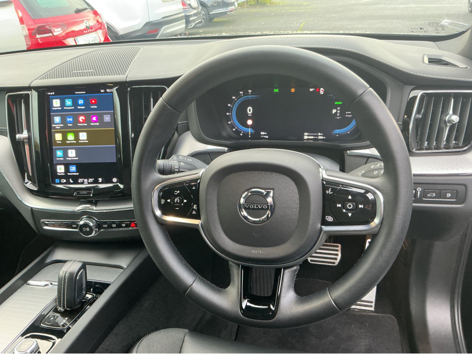 2022 Volvo XC60 - image 15