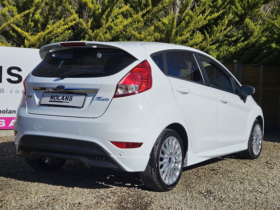 2016 Ford Fiesta - image 14