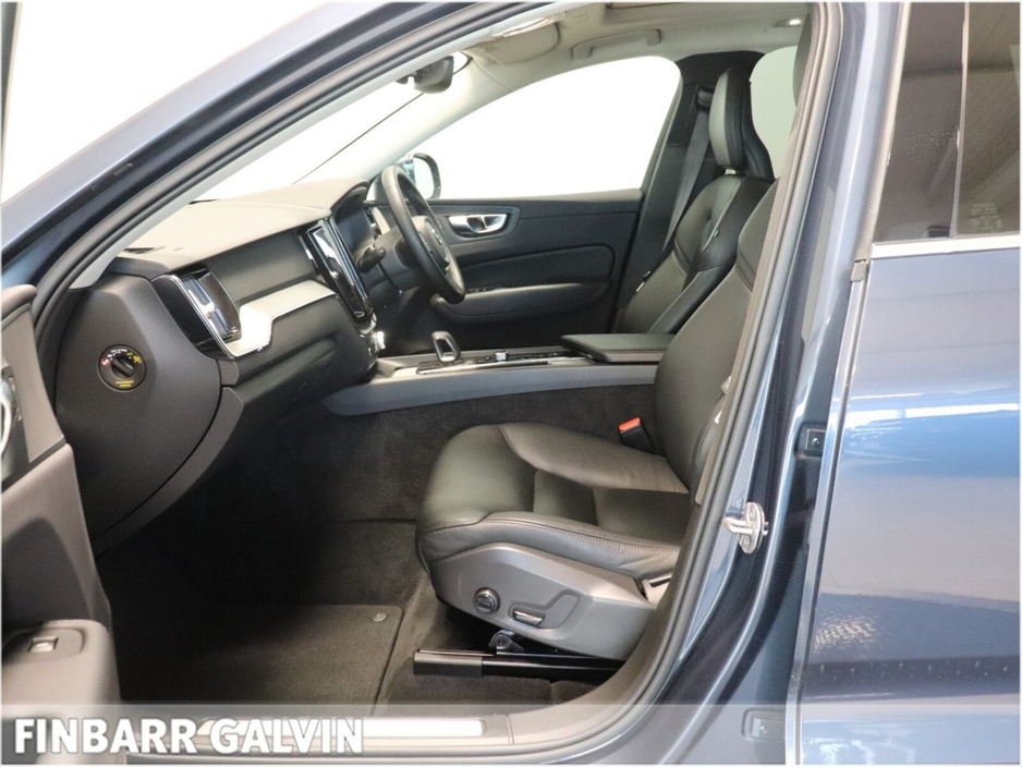 2023 Volvo XC60 - image 10