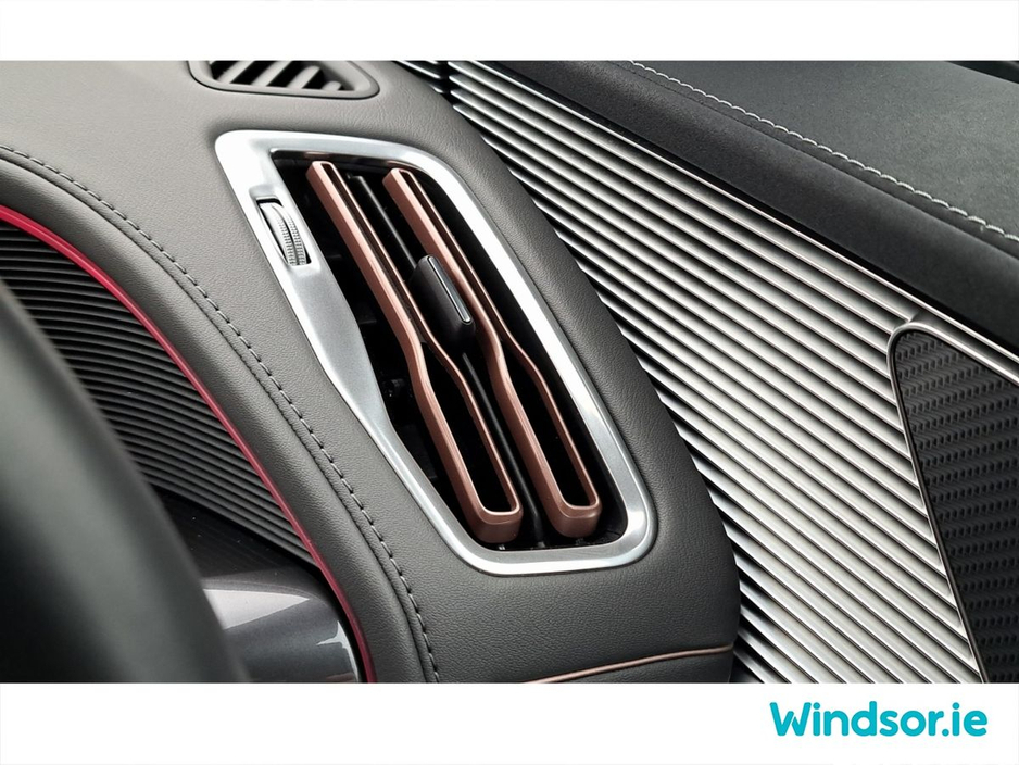 2023 Mercedes-Benz EQC Eqc 400 Amg Line Edition 4Matic 80kWh Electric €39,995