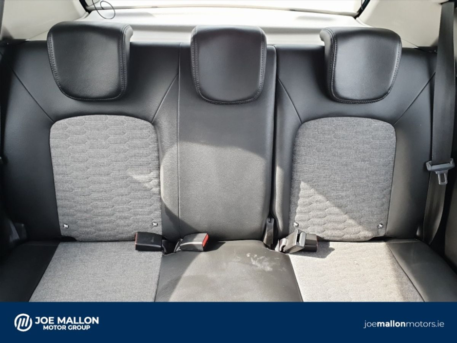 2020 Renault Zoe - image 15