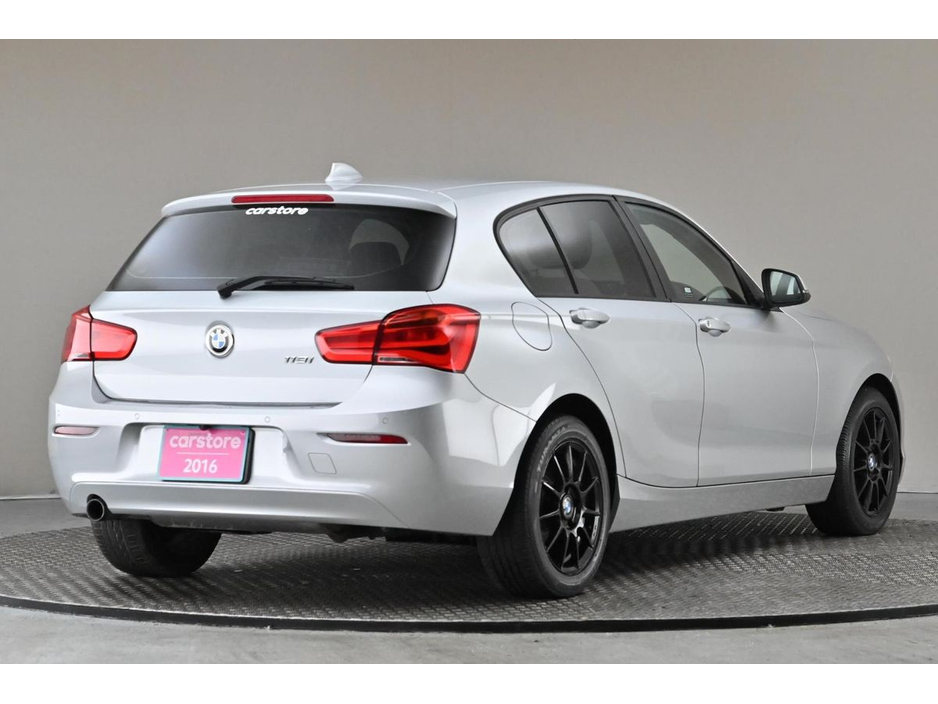 2016 BMW 1 Series - image 9