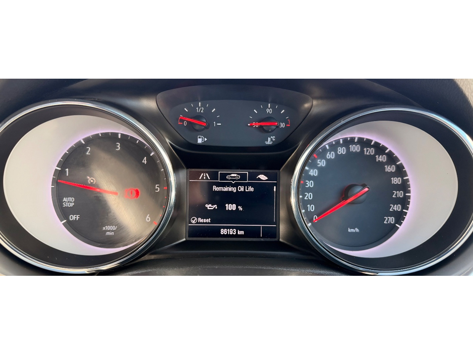 2021 Opel Astra - image 24