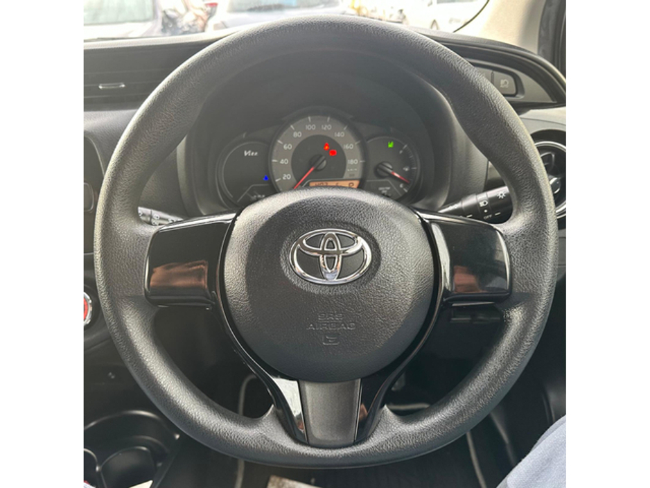 2019 Toyota Vitz - image 16