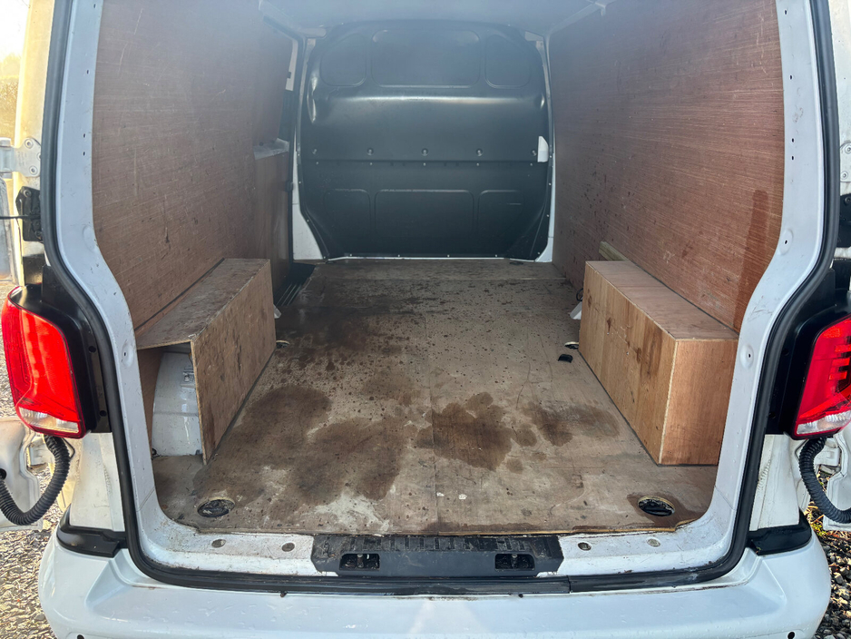 2021 Volkswagen Transporter  €16,998