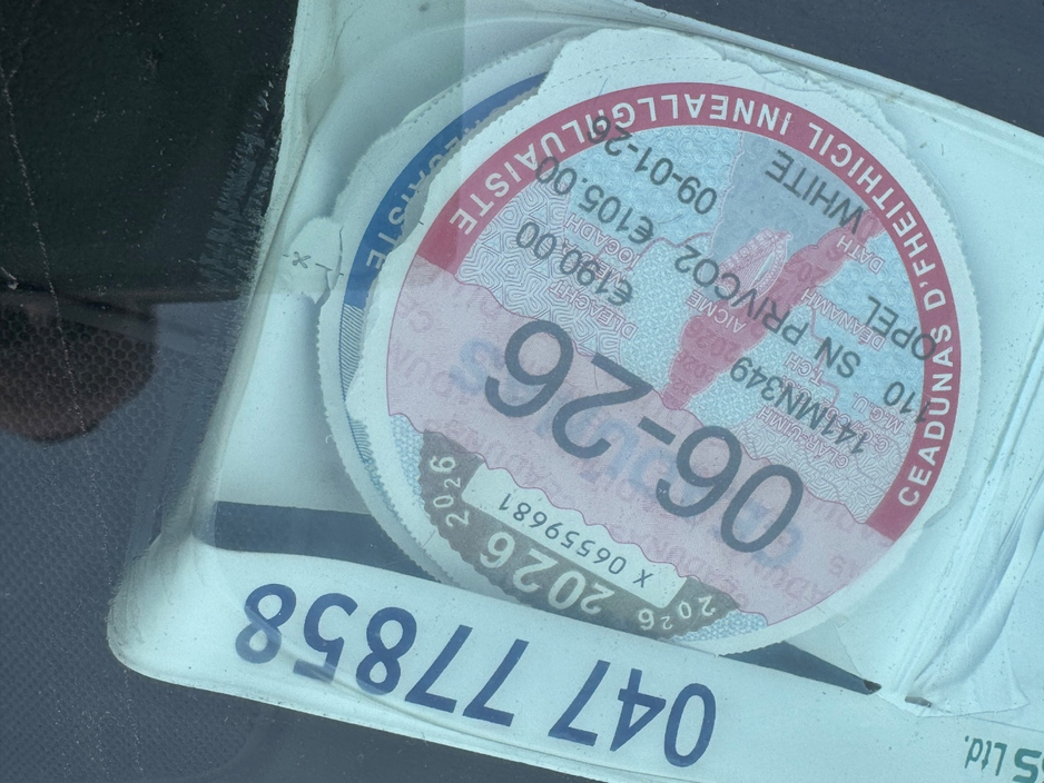 2014 Opel Astra - image 4