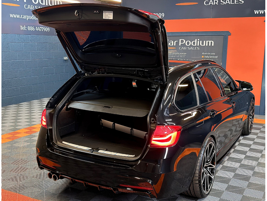 2017 BMW 3 Series - image 25