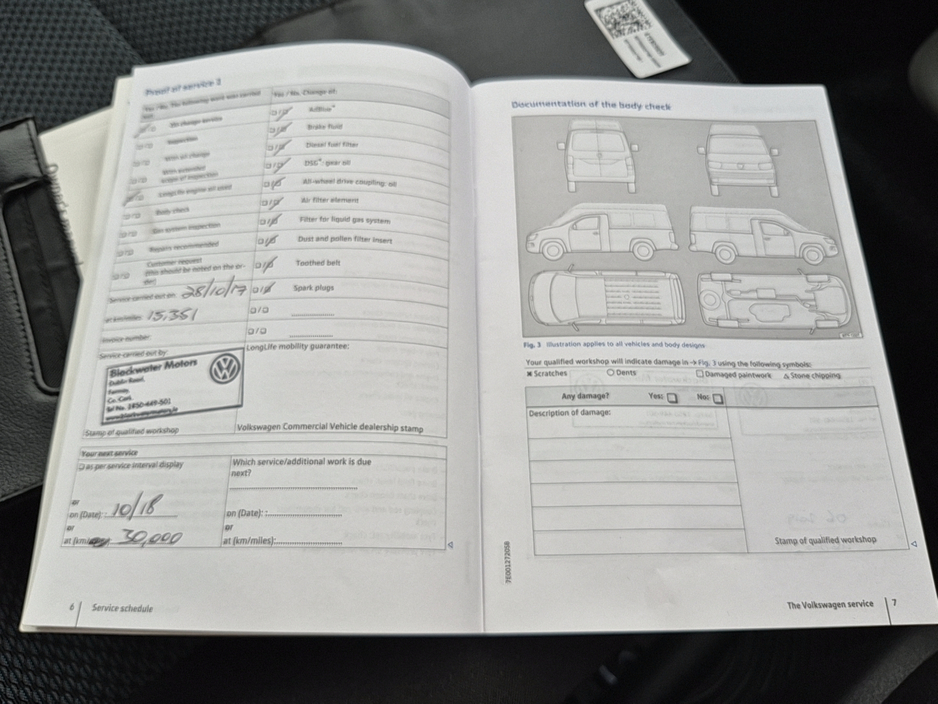 2017 Volkswagen Transporter - image 26