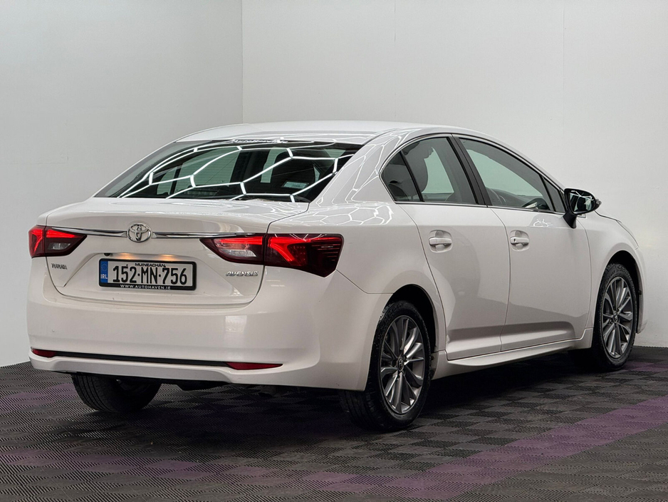 2015 Toyota Avensis - image 6