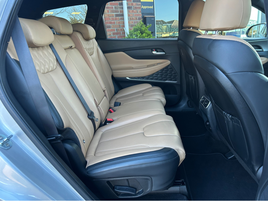 2022 Hyundai Santa Fe - image 23