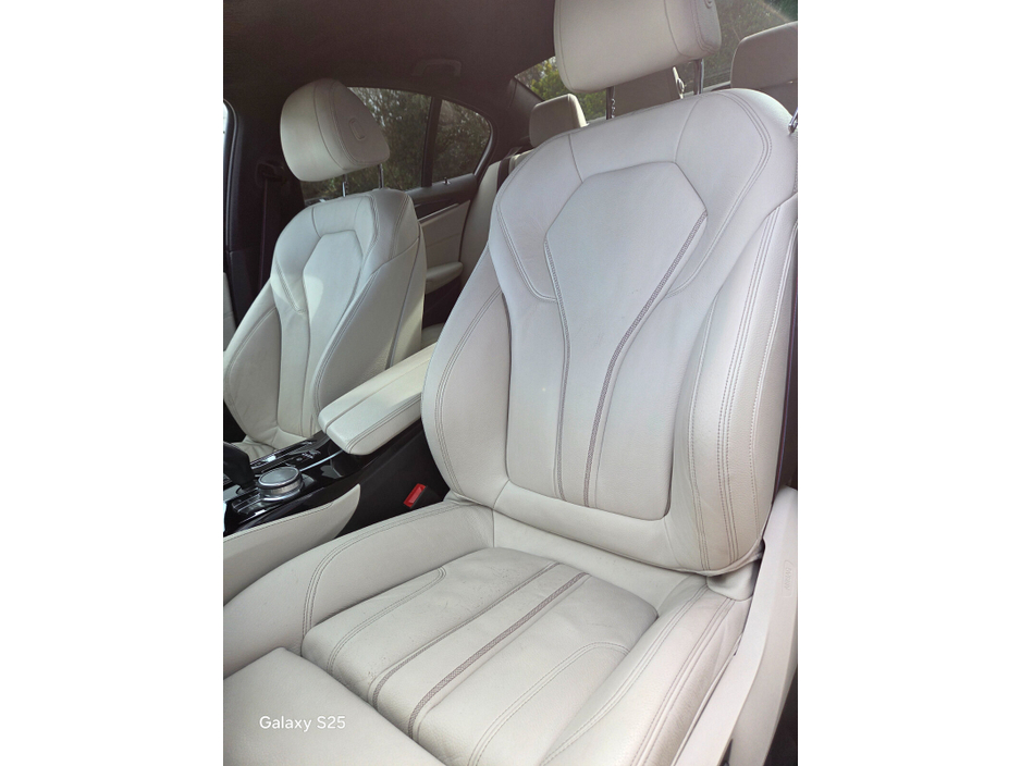 2021 BMW 5 Series - image 17