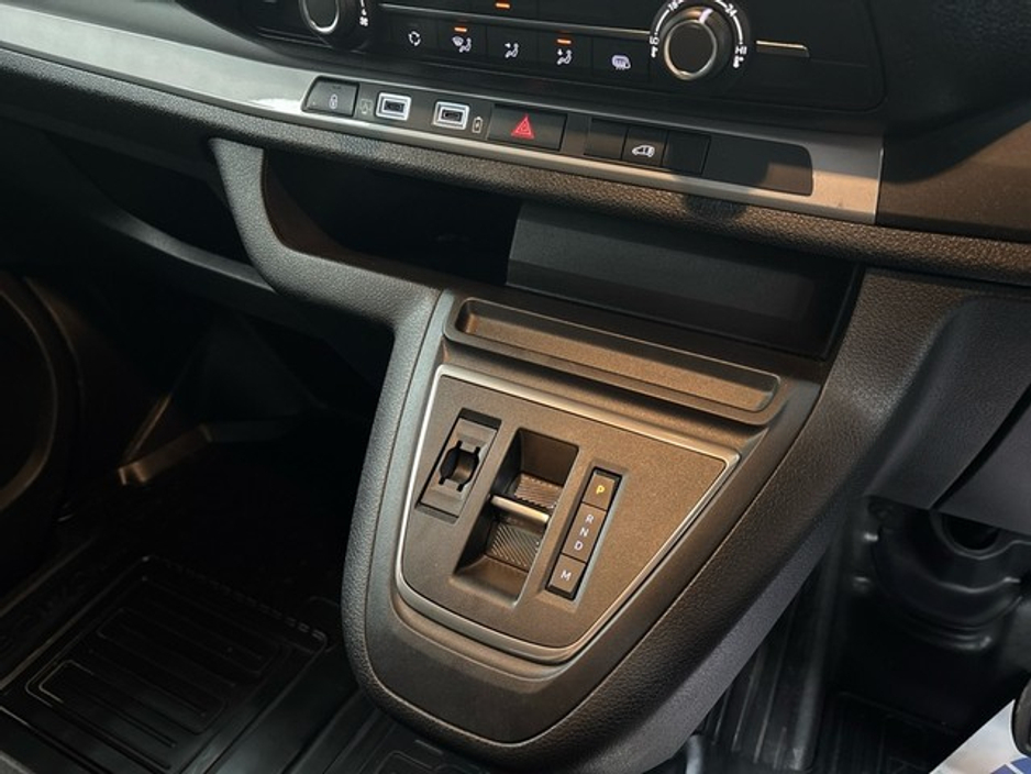 2024 Toyota Proace - image 13