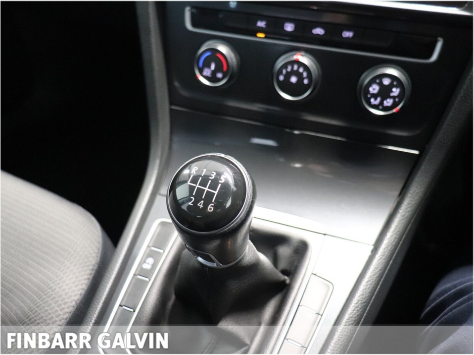 2017 Volkswagen Golf - image 18