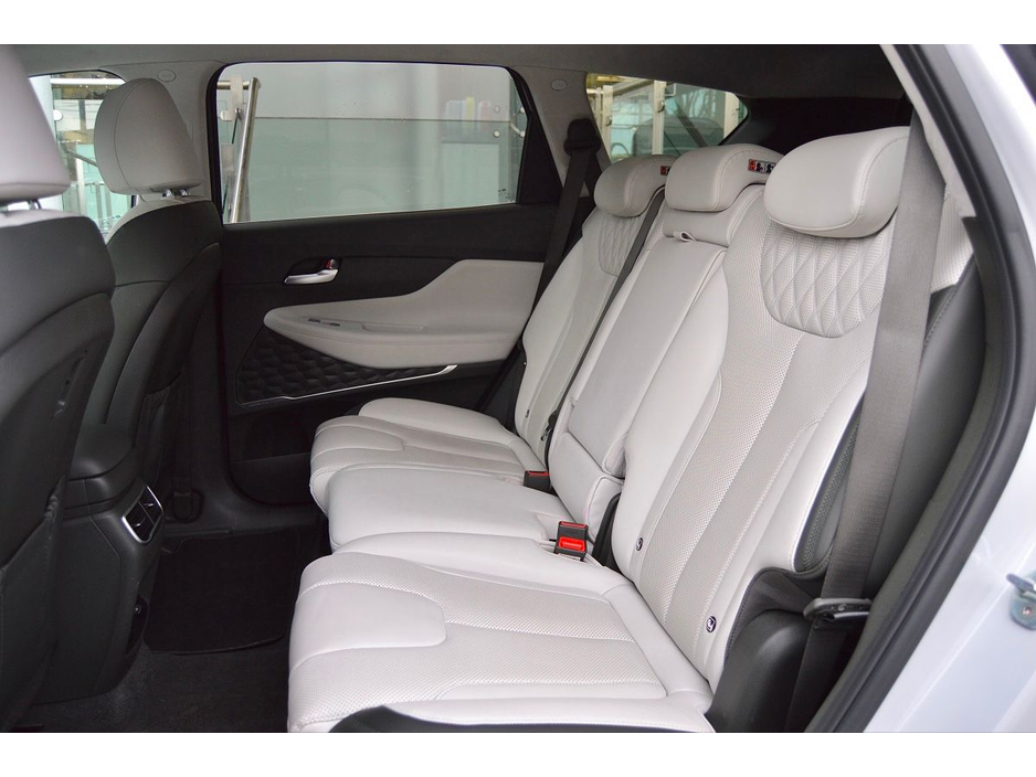 2023 Hyundai Santa Fe 1.6 PHEV 4WD Executive Plus Auto €48,995