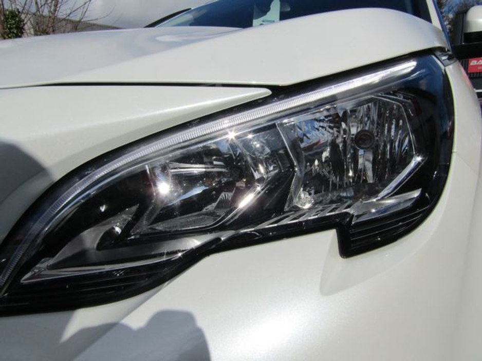 2018 Peugeot 3008 - image 42