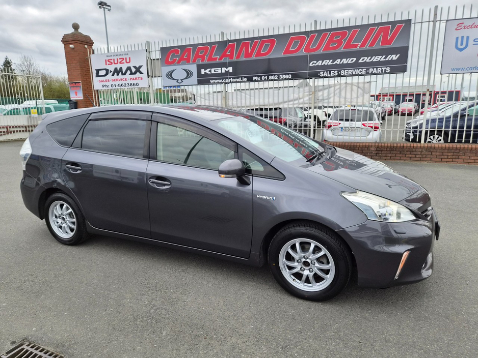 2012 Toyota Prius - image 2