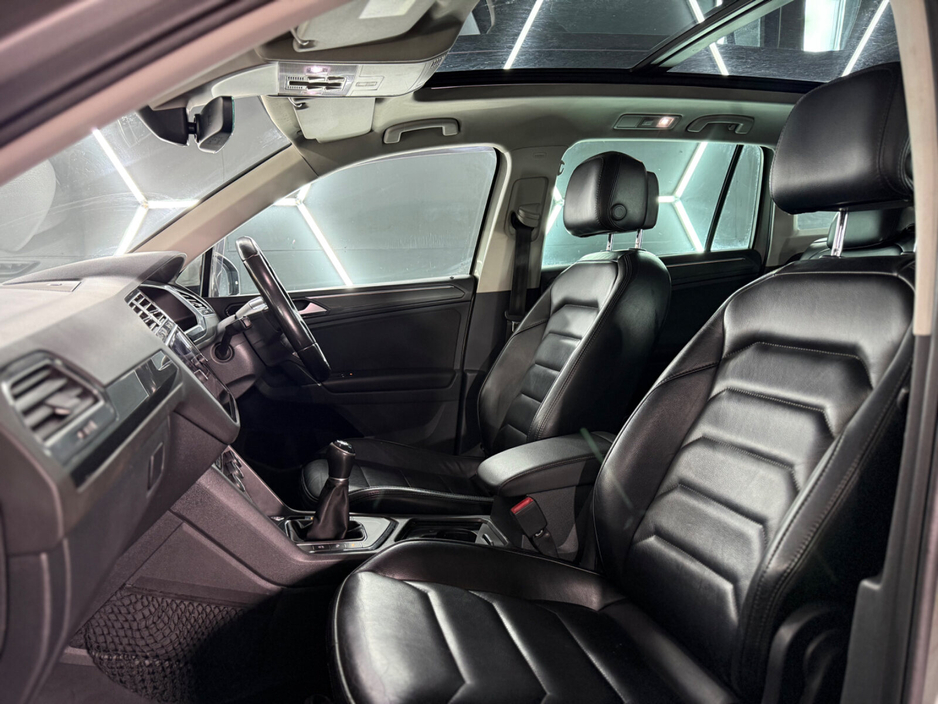 2018 Volkswagen Tiguan - image 18