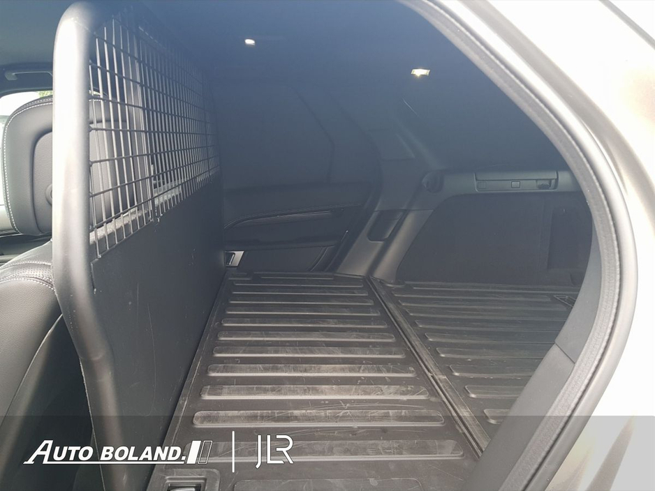 2025 Land Rover Discovery - image 5