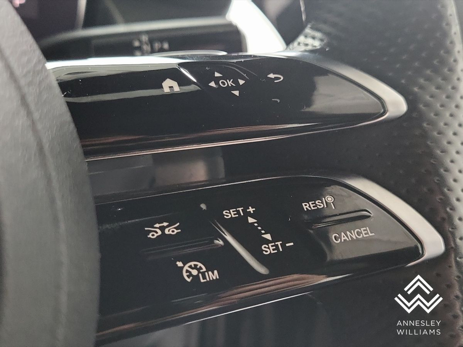 2024 Mercedes-Benz GLC Class - image 21