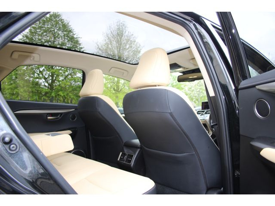 2019 Lexus NX 300 h - image 13