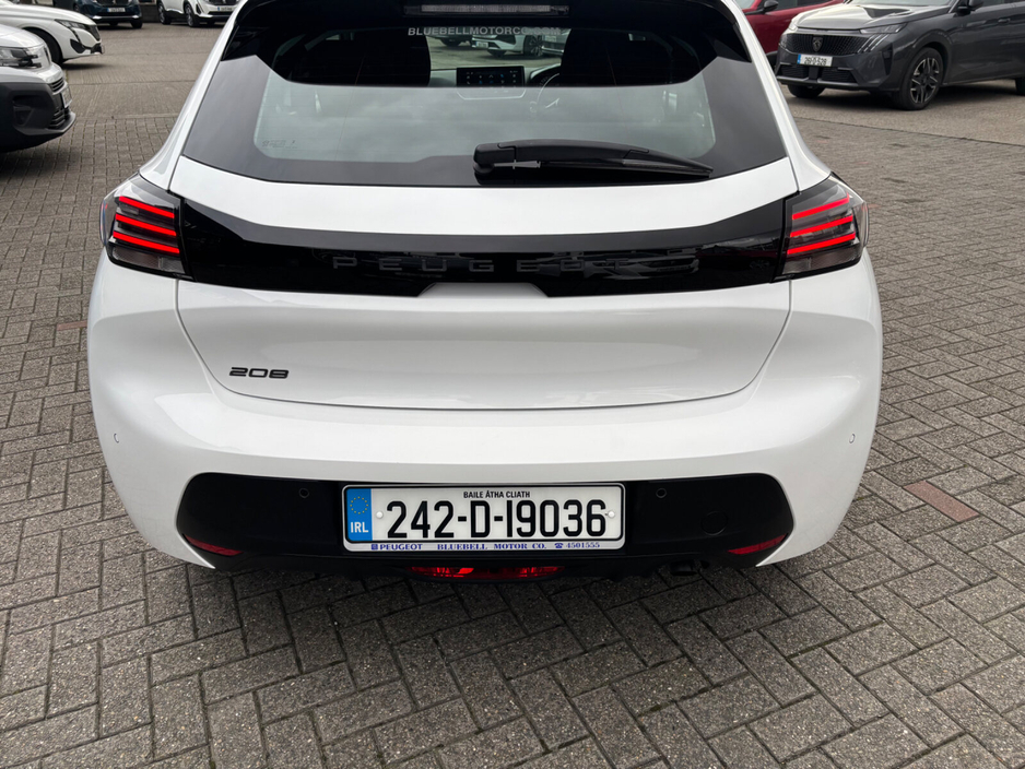 2024 Peugeot 208 - image 6