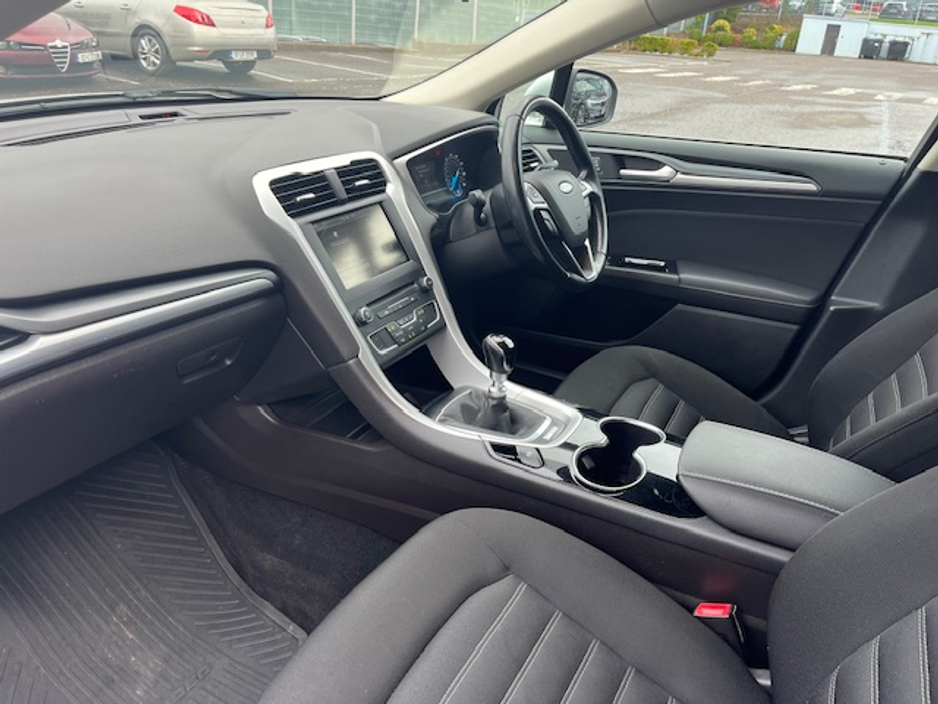 2016 Ford Mondeo - image 12