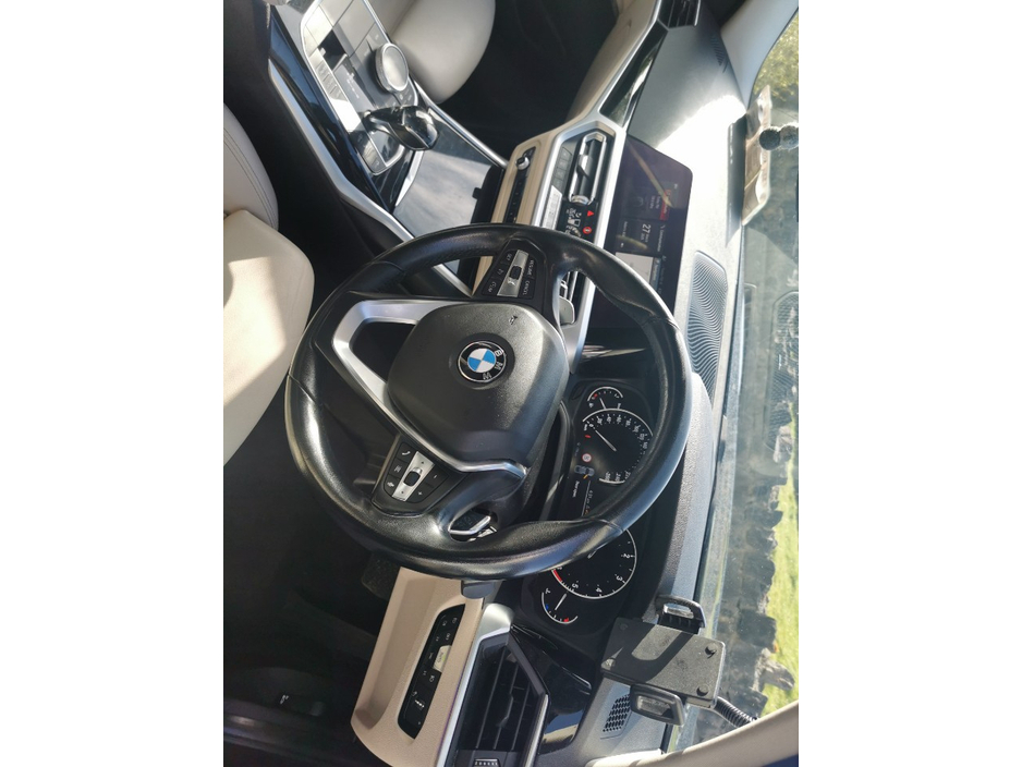 2019 BMW 3 Series - image 3