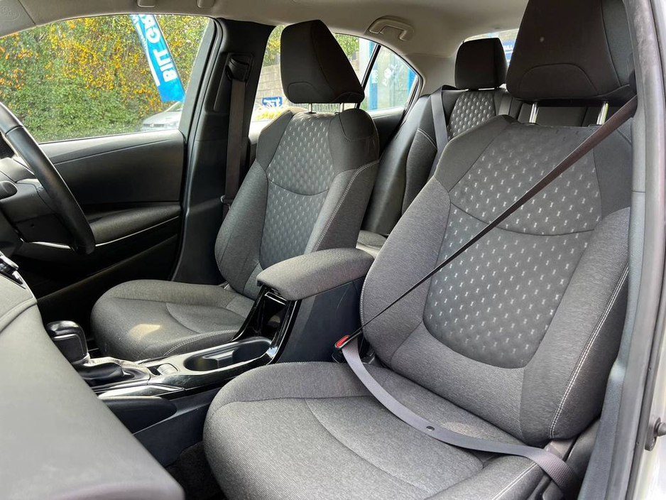 2023 Toyota Corolla - image 6