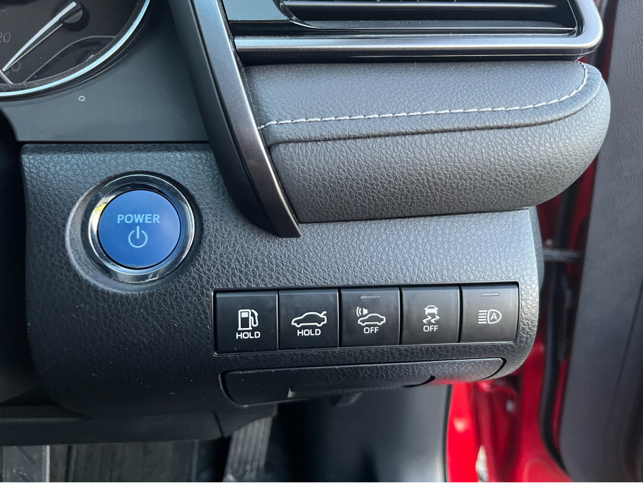 2019 Toyota Camry WS AUTOMATIC HYBRID 2.5 PETROL //HIGH SPEC//FULL LEATHER HEATED SEATS//HEAD UP DISPLAY//KEYLESS ENTRY// €26,950