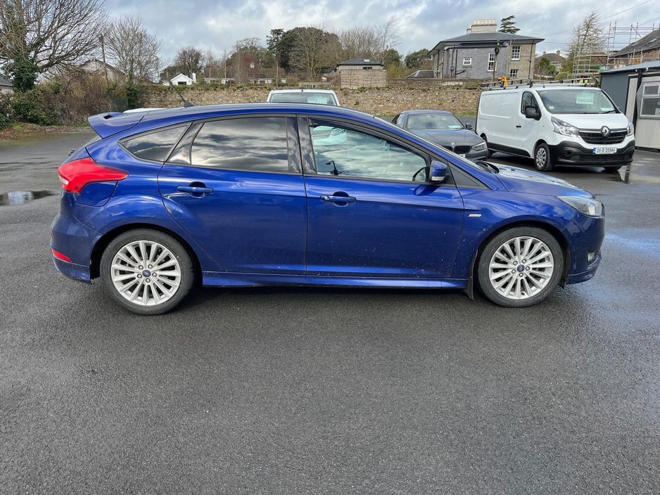 2018 Ford Focus - image 7