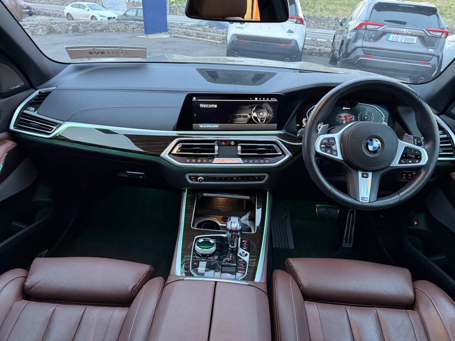 2020 BMW X5 - image 8