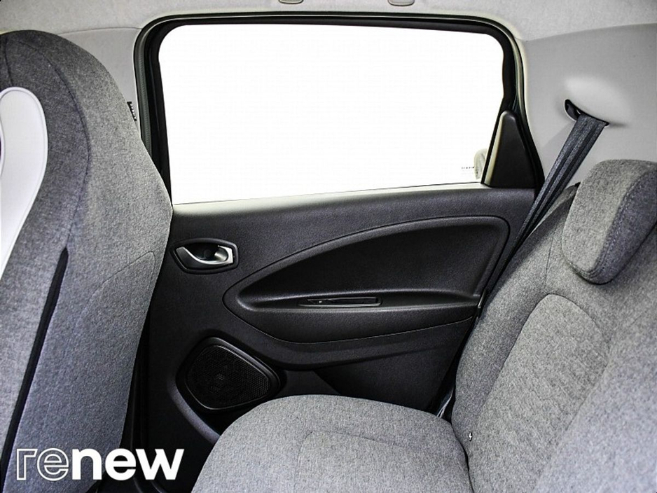 2022 Renault Zoe - image 11