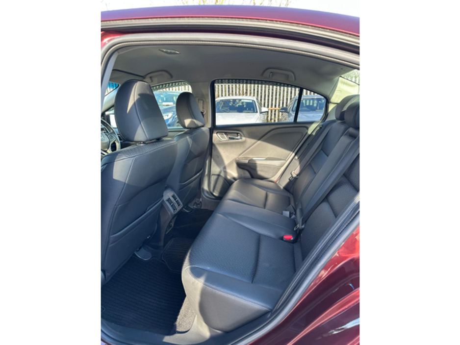 2015 Honda Grace - image 15