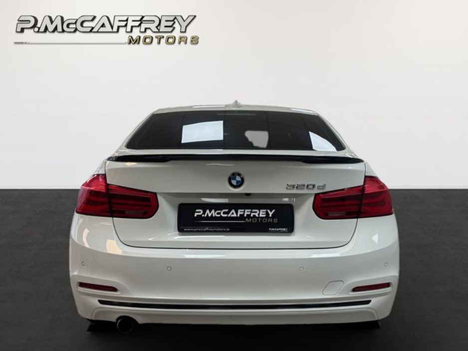 2016 BMW 3 Series - image 6