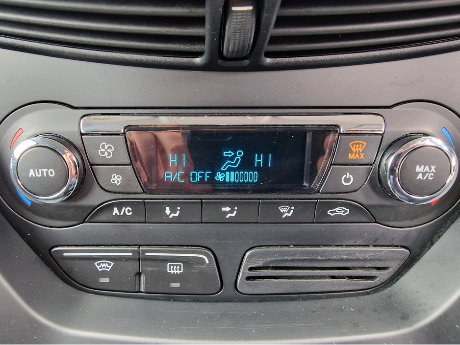 2015 Ford C-Max - image 23