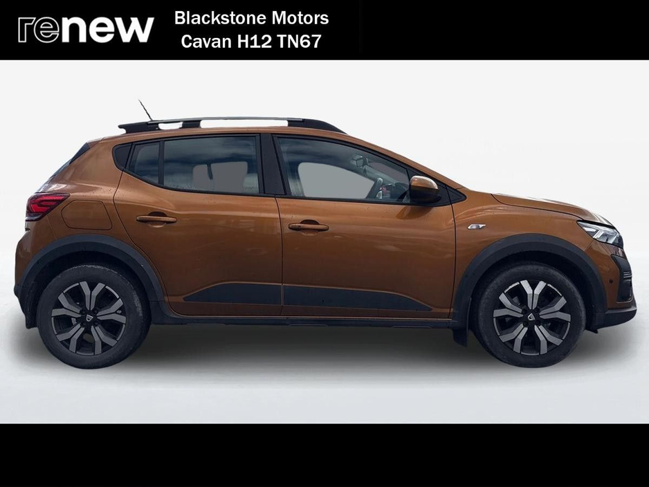 2021 Dacia Sandero Stepway - image 6