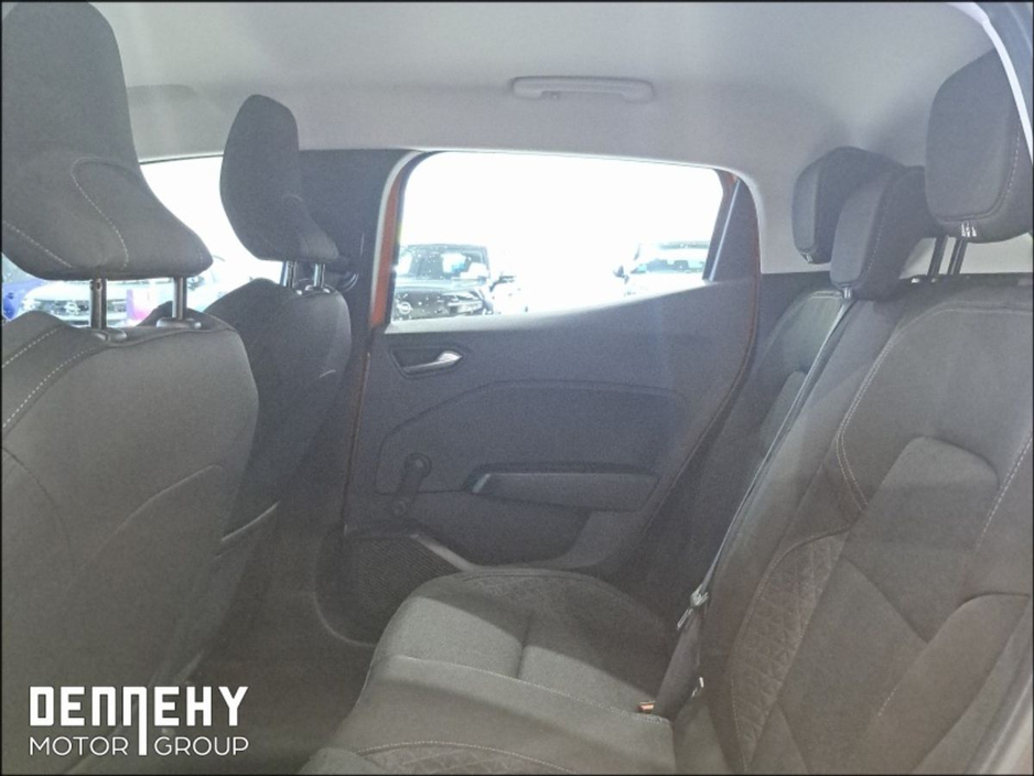 2020 Renault Clio - image 13