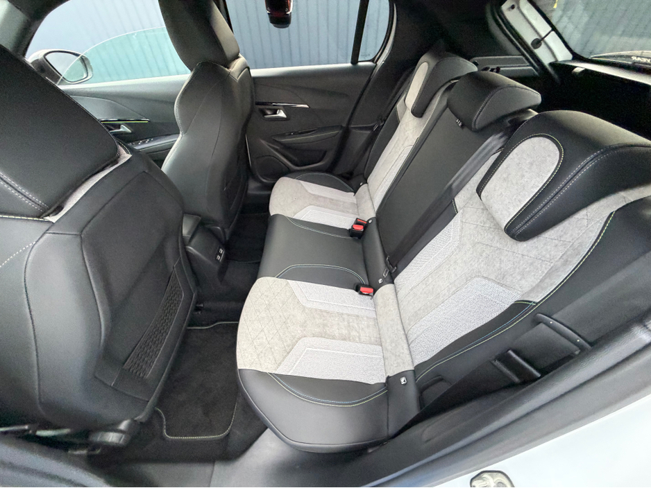 2020 Peugeot 208 - image 34