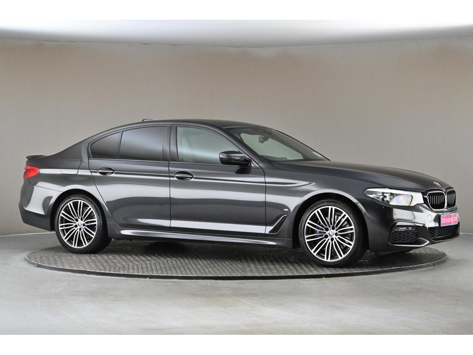 2018 BMW 5 Series - image 12