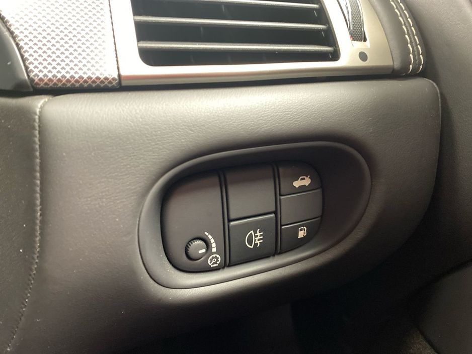 2010 Jaguar XKR - image 16