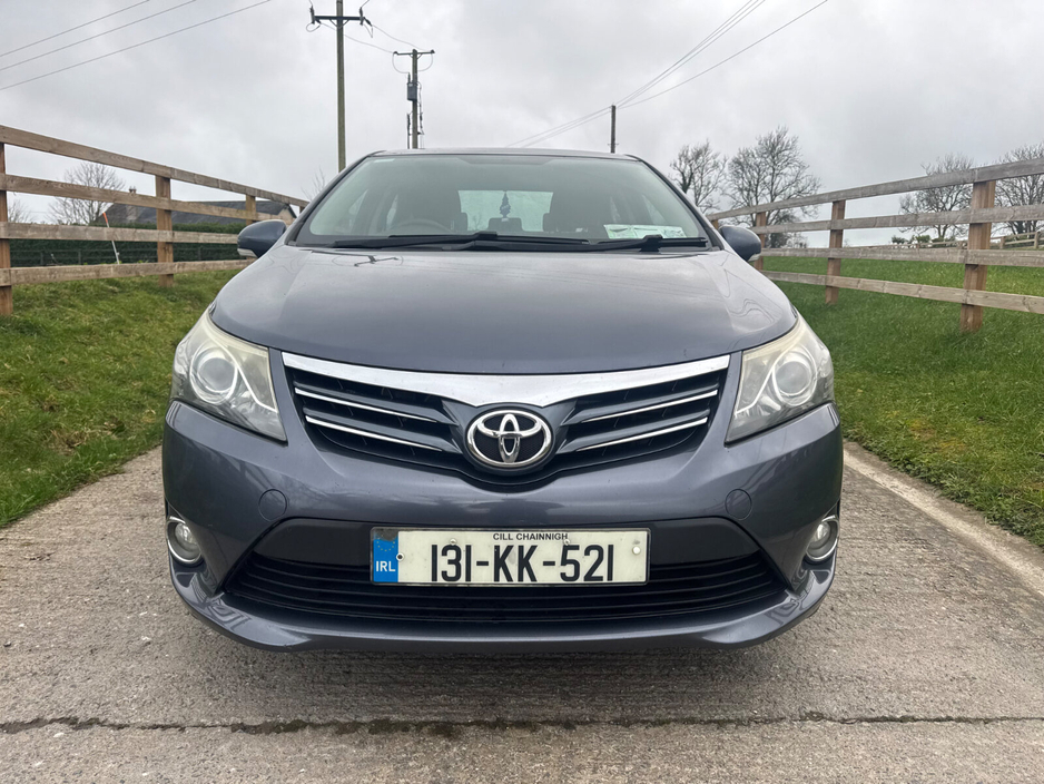 2013 Toyota Avensis - image 5