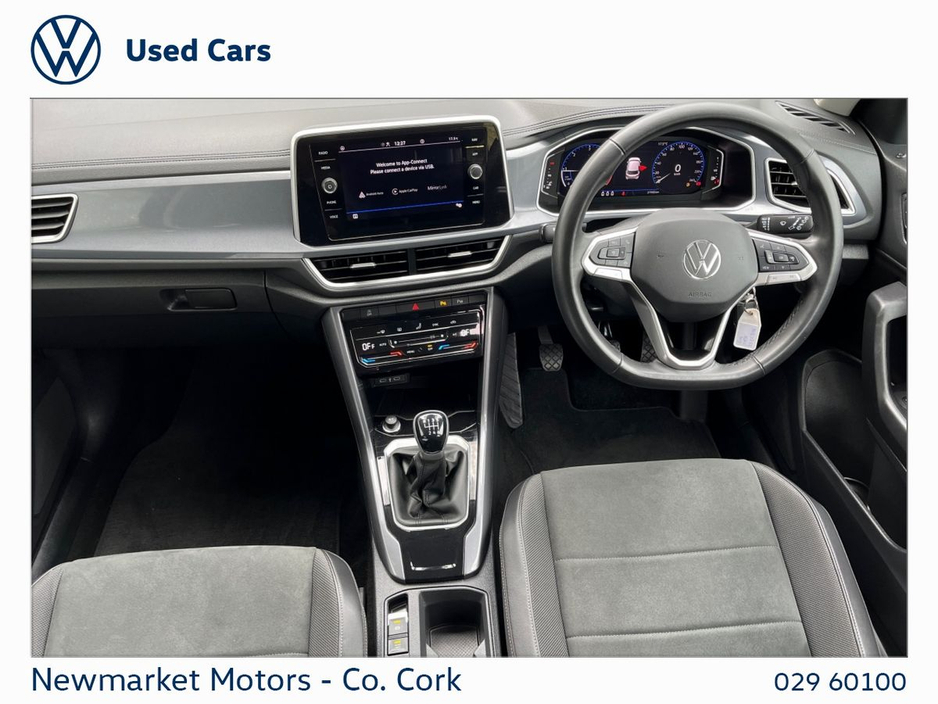 2023 Volkswagen T-Roc - image 12