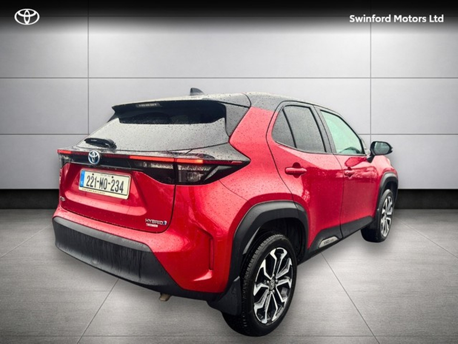 2022 Toyota Yaris Cross - image 2