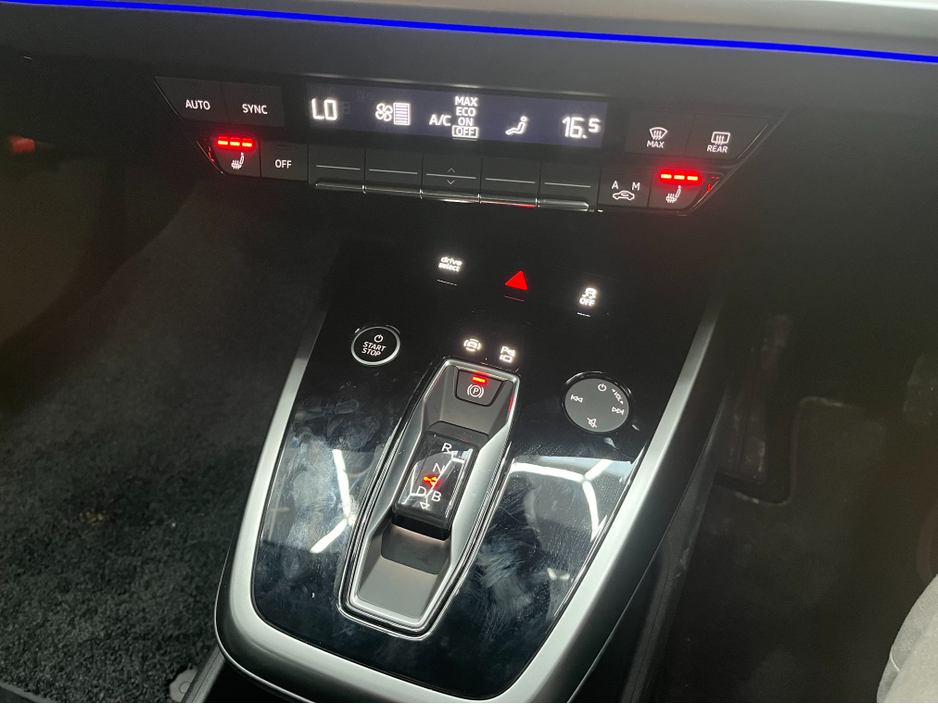 2024 Audi Q4 e-tron €39950! 2024 AUDI Q4 E-TRON SPORTBACK ELECTRIC AUTOMATIC / CRUISE CONTROL / 360° PARKING CAMERA / HEATED SEATS / APPLE CARPLAY / PADDLE SHIFTERS / AMBIENT LIGHTS €39,950