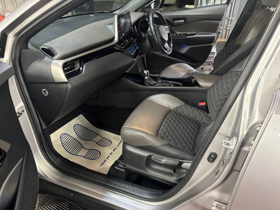 2022 Toyota C-HR - image 16