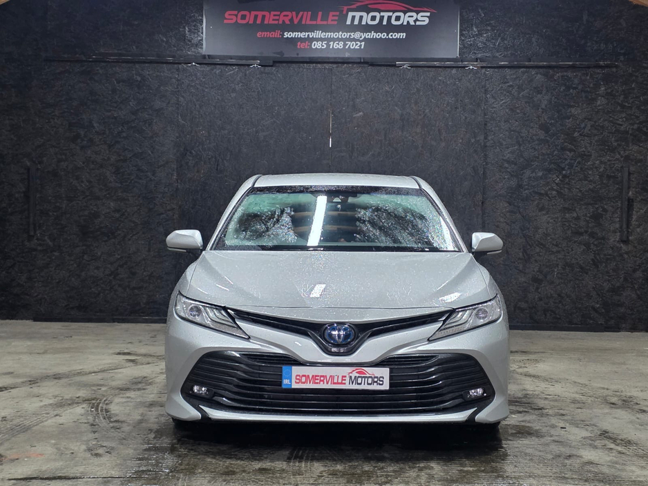 2020 Toyota Camry Petrol hybrid €19,999