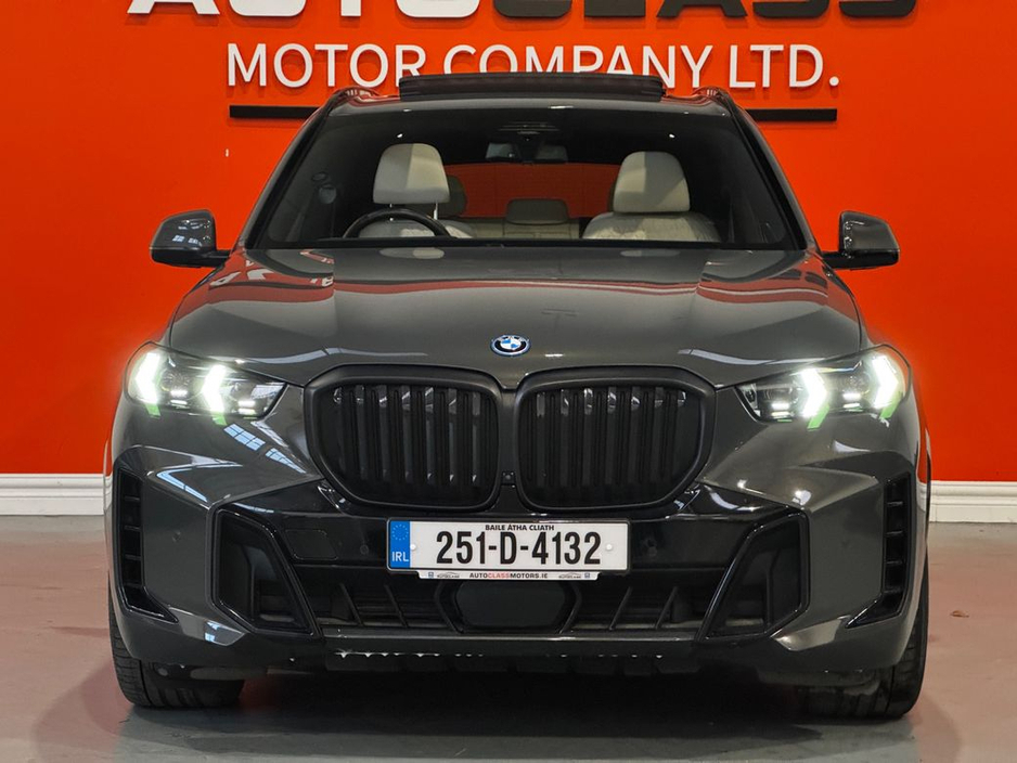 2025 BMW X5 - image 3